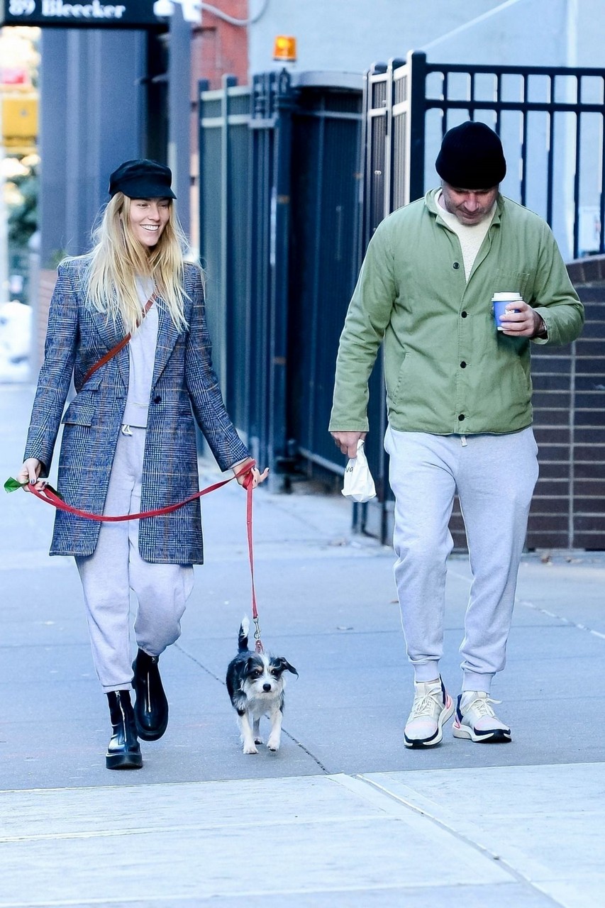 Taylor Neisen Out With Hhe Dog New York