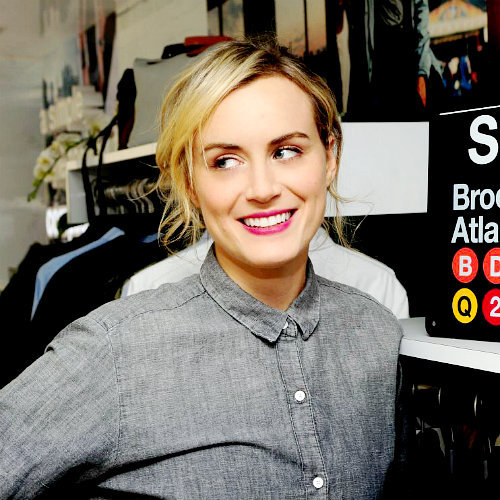 Taylor Schilling Joined At Gaps Dressnormal