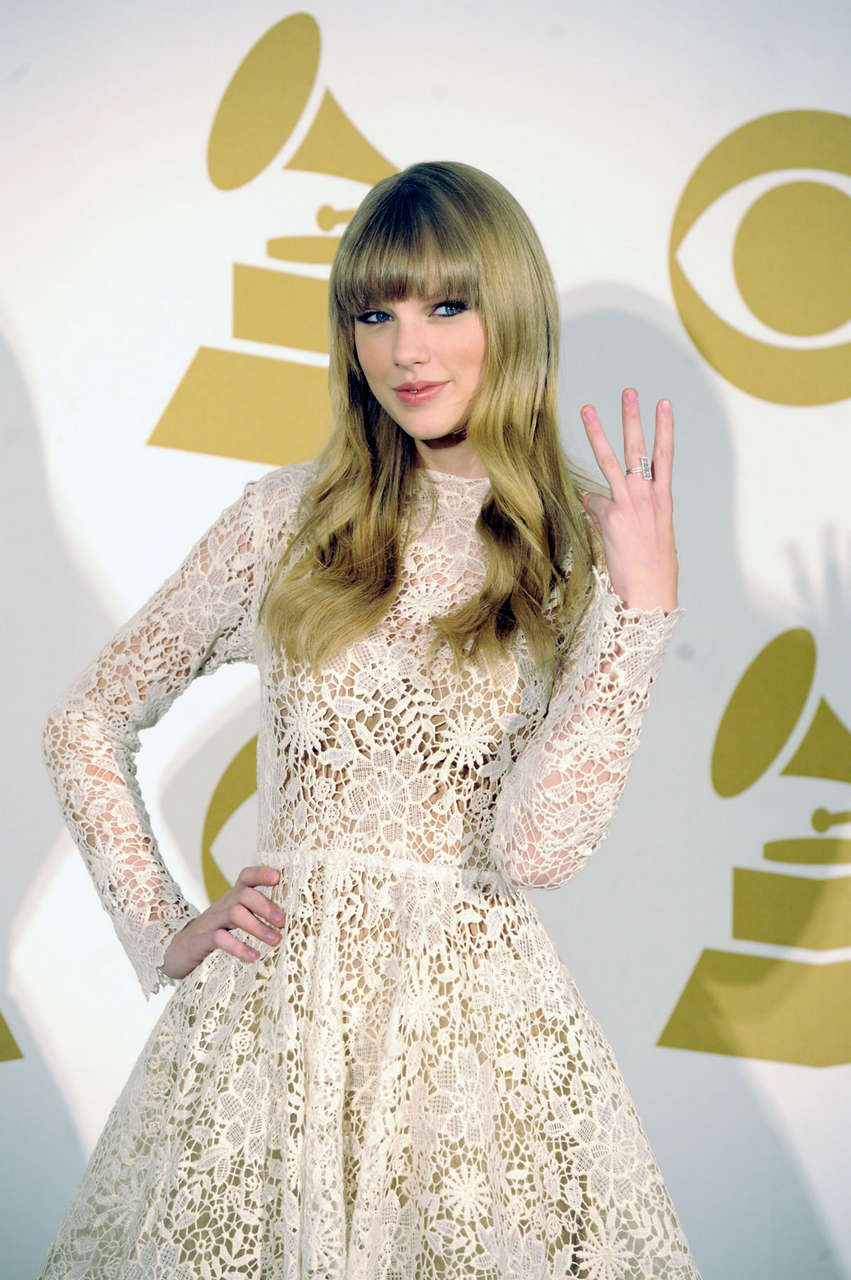 Taylor Swift 2013 Grammy Nominations Concert Nashville