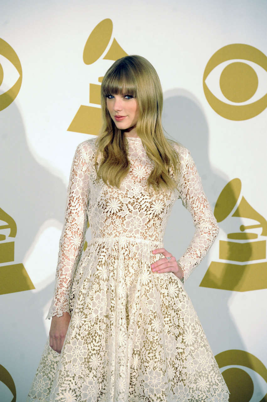 Taylor Swift 2013 Grammy Nominations Concert Nashville