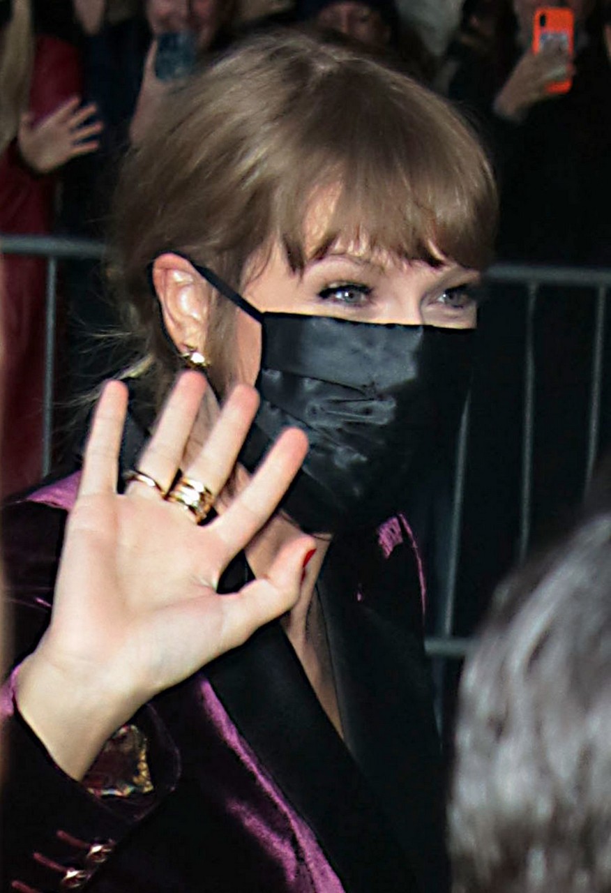 Taylor Swift Arrives All Too Well Premiere New York