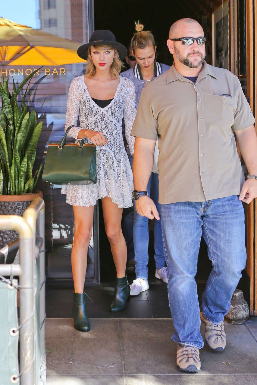 Taylor Swift Arrives Honor Bar Beverly Hills