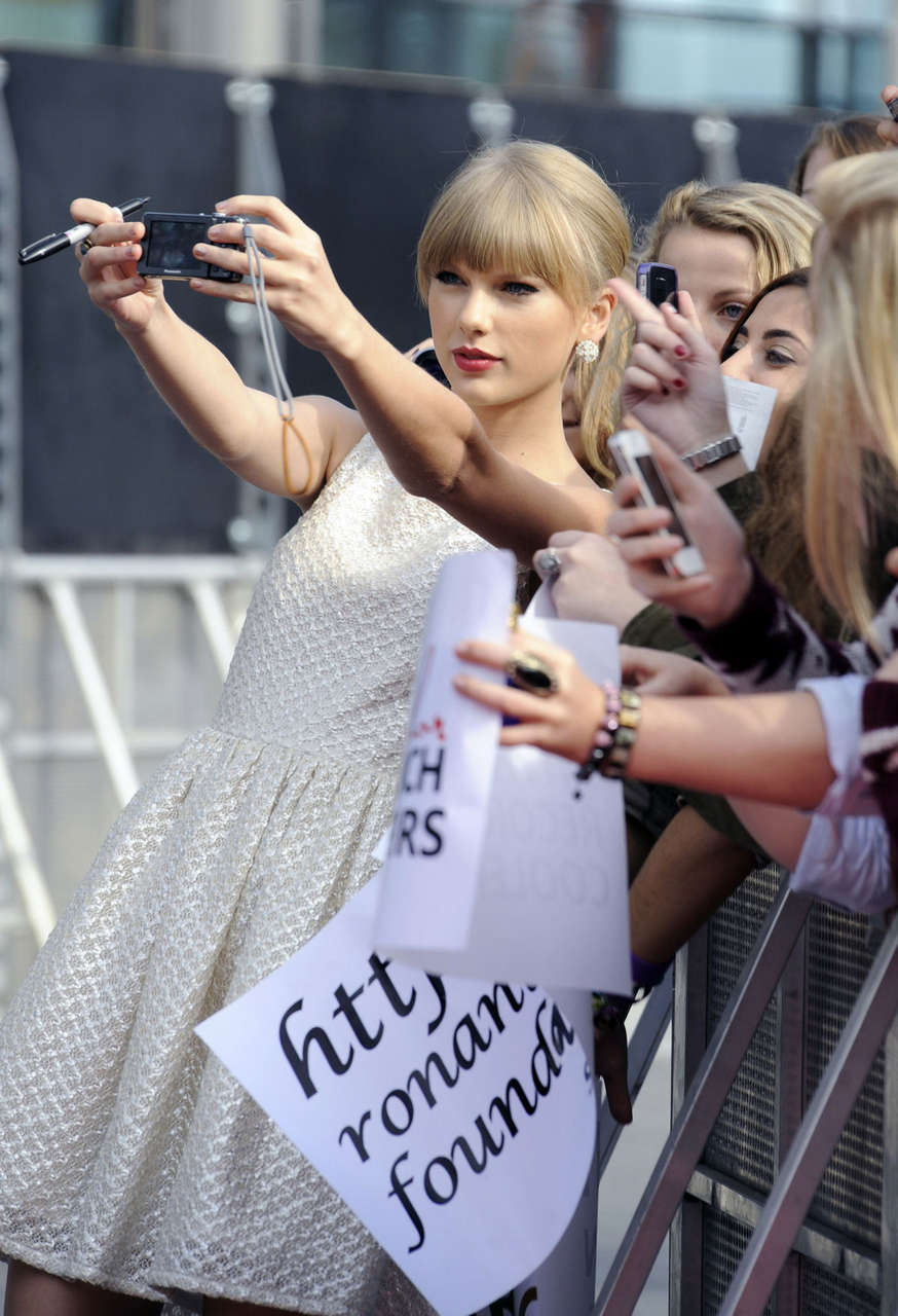 Taylor Swift Bbc Radio 1 Teen Awards London