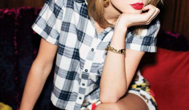 Taylor Swift Billboard Magazine November 2014 Issue (4 photos)