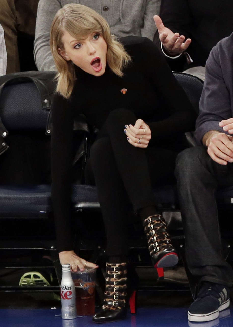 Taylor Swift Karlie Kloss New York Knicks Game