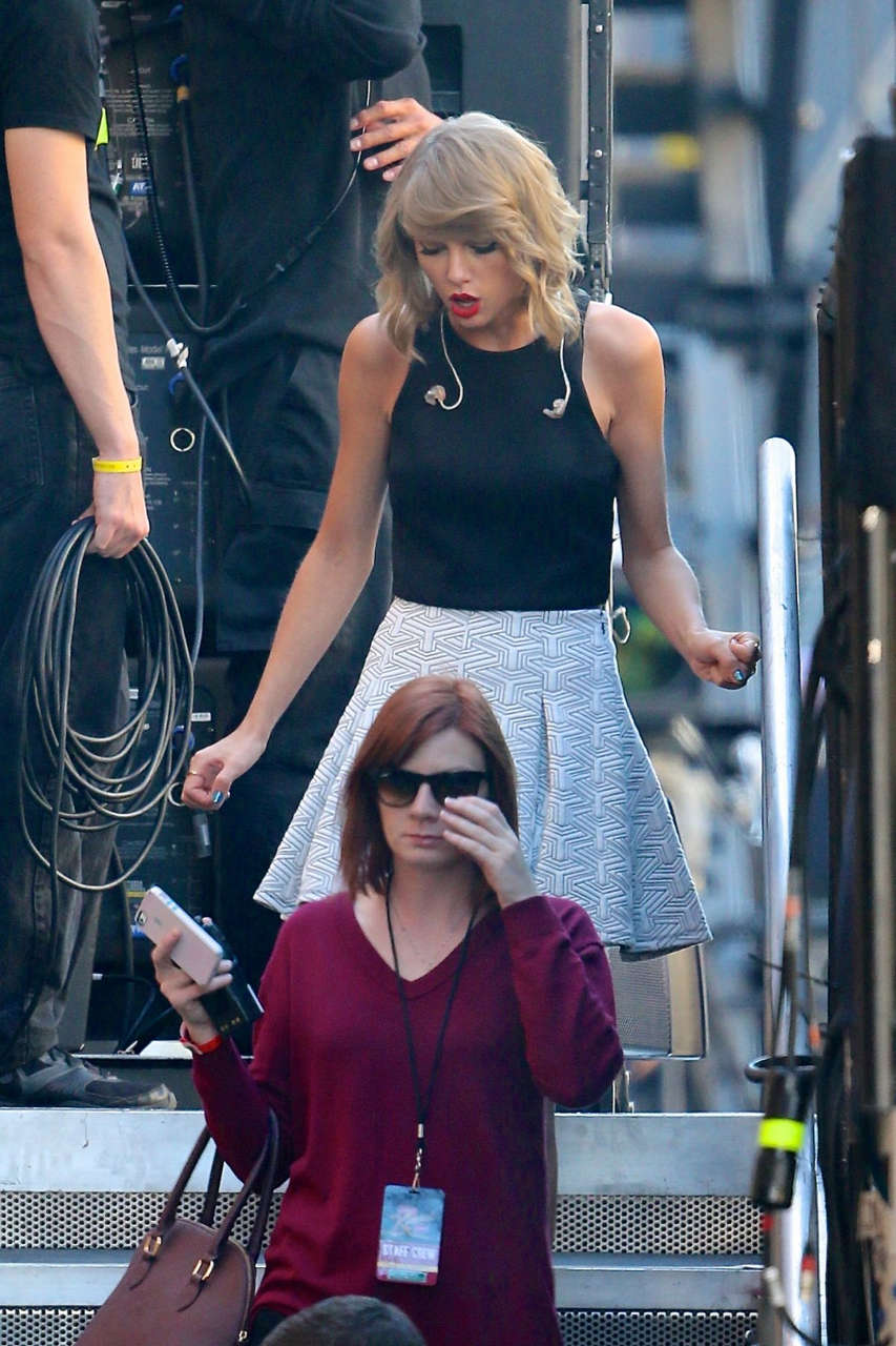 Taylor Swift Leaves Jimmy Kimmel Live Hollywood