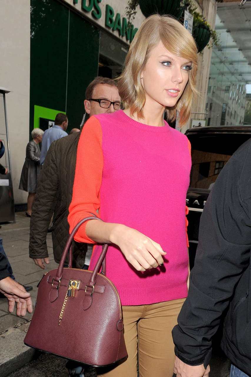 Taylor Swift Leaves Sketch Restaurant London