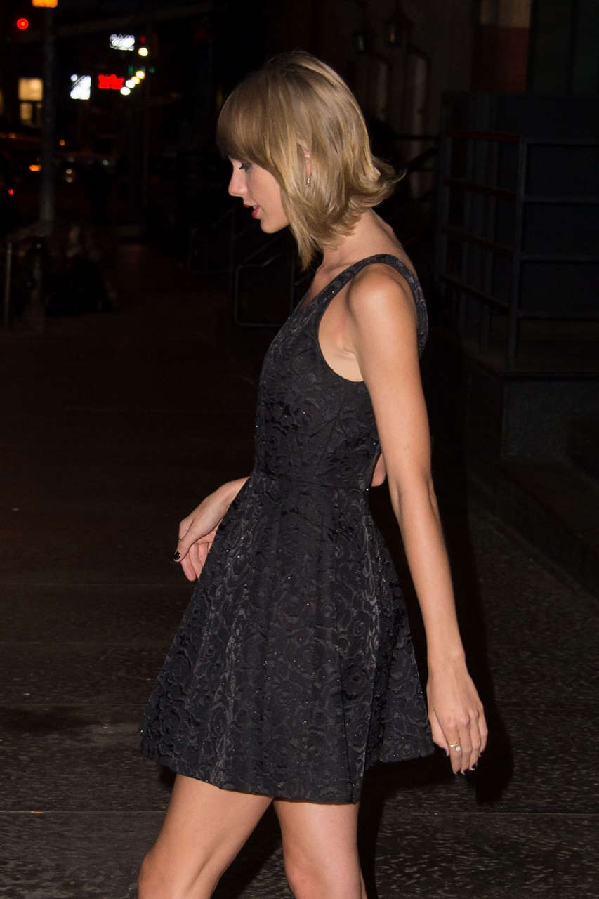 Taylor Swift Leaving Her Apartment New York