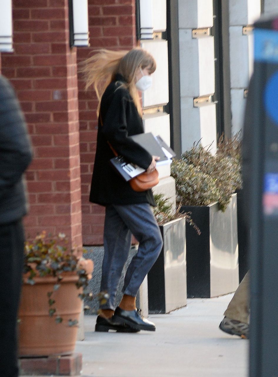 Taylor Swift Out With And About New York