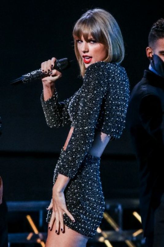 Taylor Swift Performs X Factor Uk London