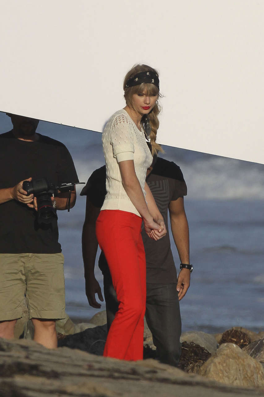 Taylor Swift Photoshoot Set Malibu