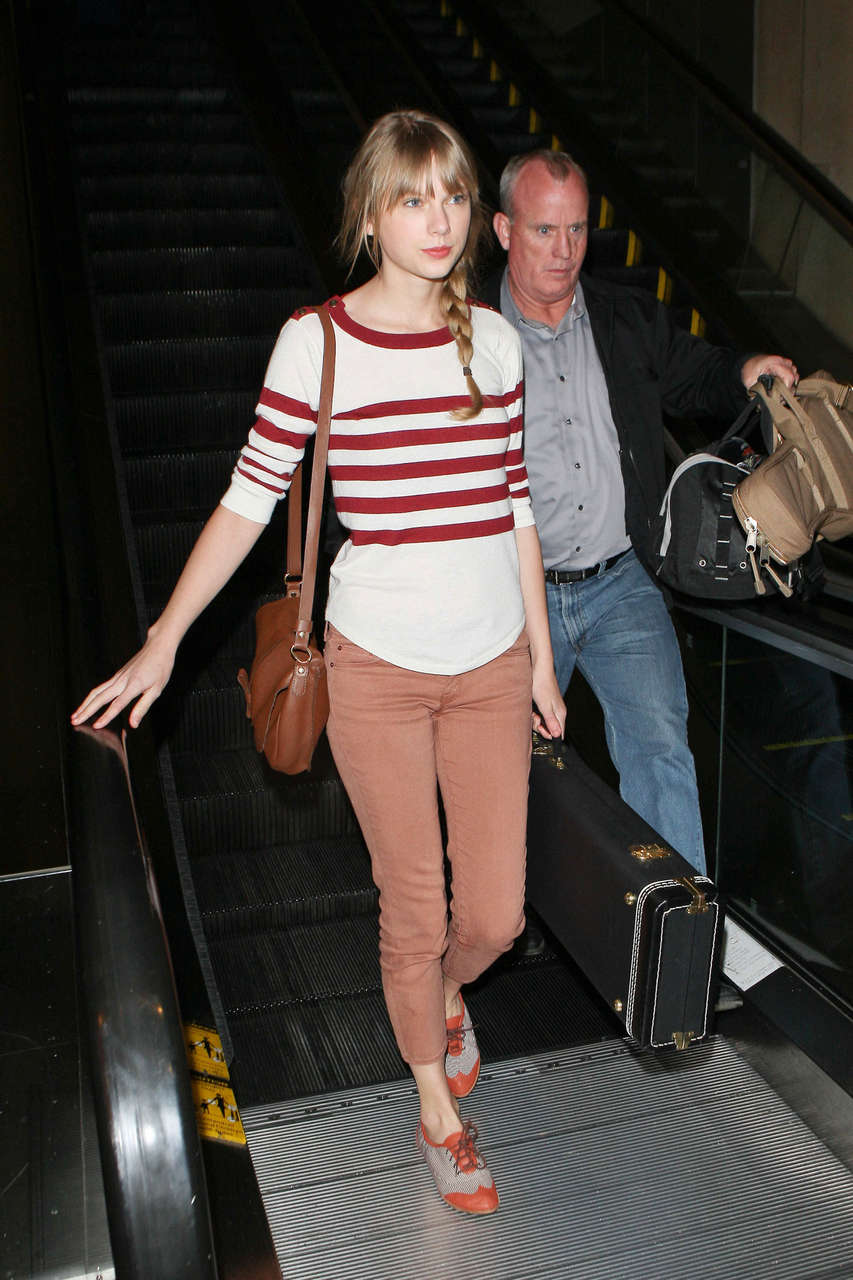Taylor Swift Without Makeup Lax Airport Los Angeles