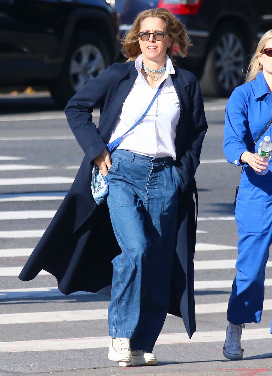Tea Leoni Madelaine West Duchovny Out Shopping New York