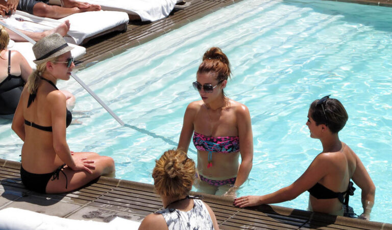 The Saturdays Bikinis Pool Their Hotel Los Angeles (9 photos)