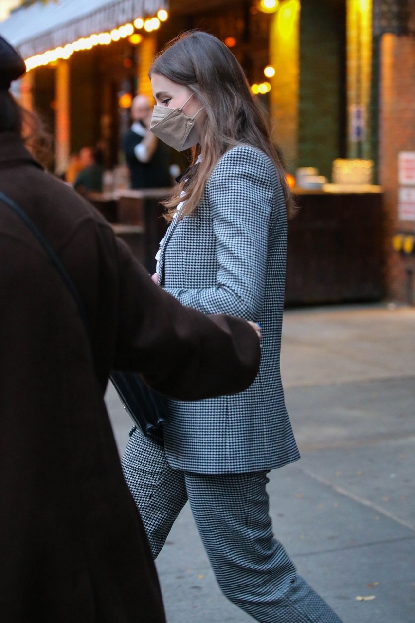 Thomasin Mckenzie Out About New York