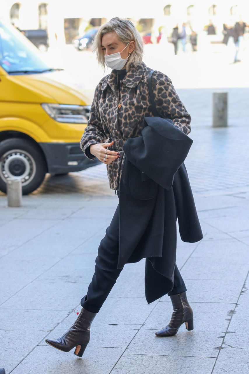 Vaness Kirby Out Paris Fashion Week