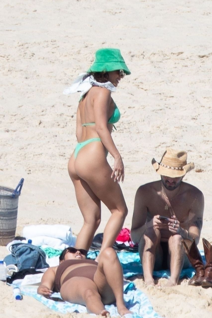 Vanessa Hudgens Bikinia T Beach Mexico