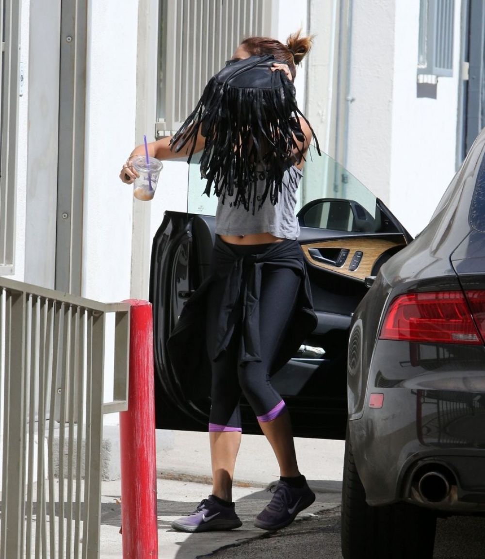 Vanessa Hudgens Hiding From Paps Out Studio City