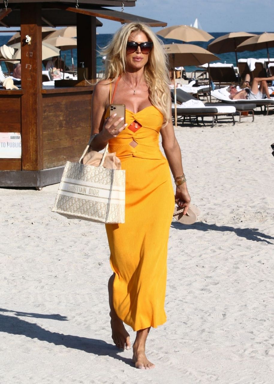 Victoria Silvstedt Bikini Beach Miami