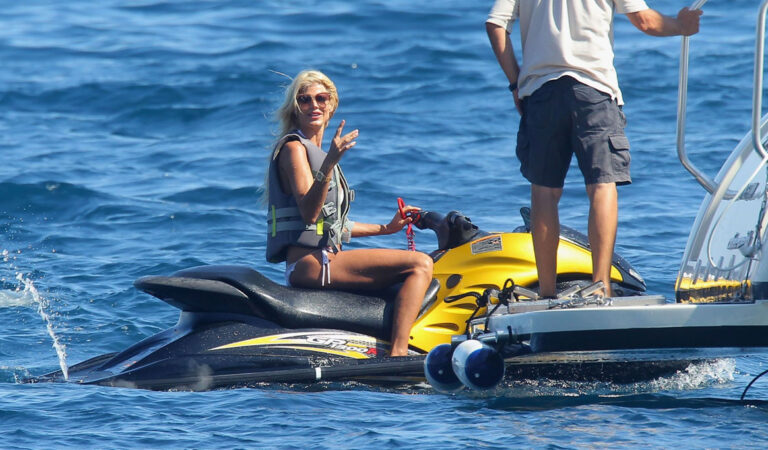 Victoria Silvstedt Jetskiing Bikini Sunbathing Yacht Monte Carlo (33 photos)