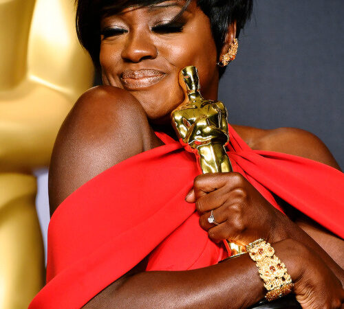 Viola Davis Winner Of The Best Supporting Actress (1 photo)