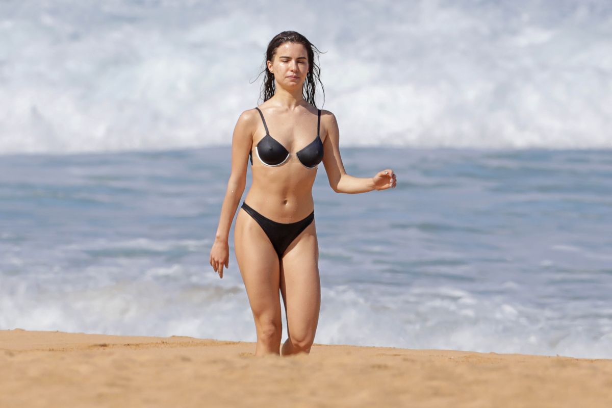 Violetta Komyshan Bikini Vacation Hawaii