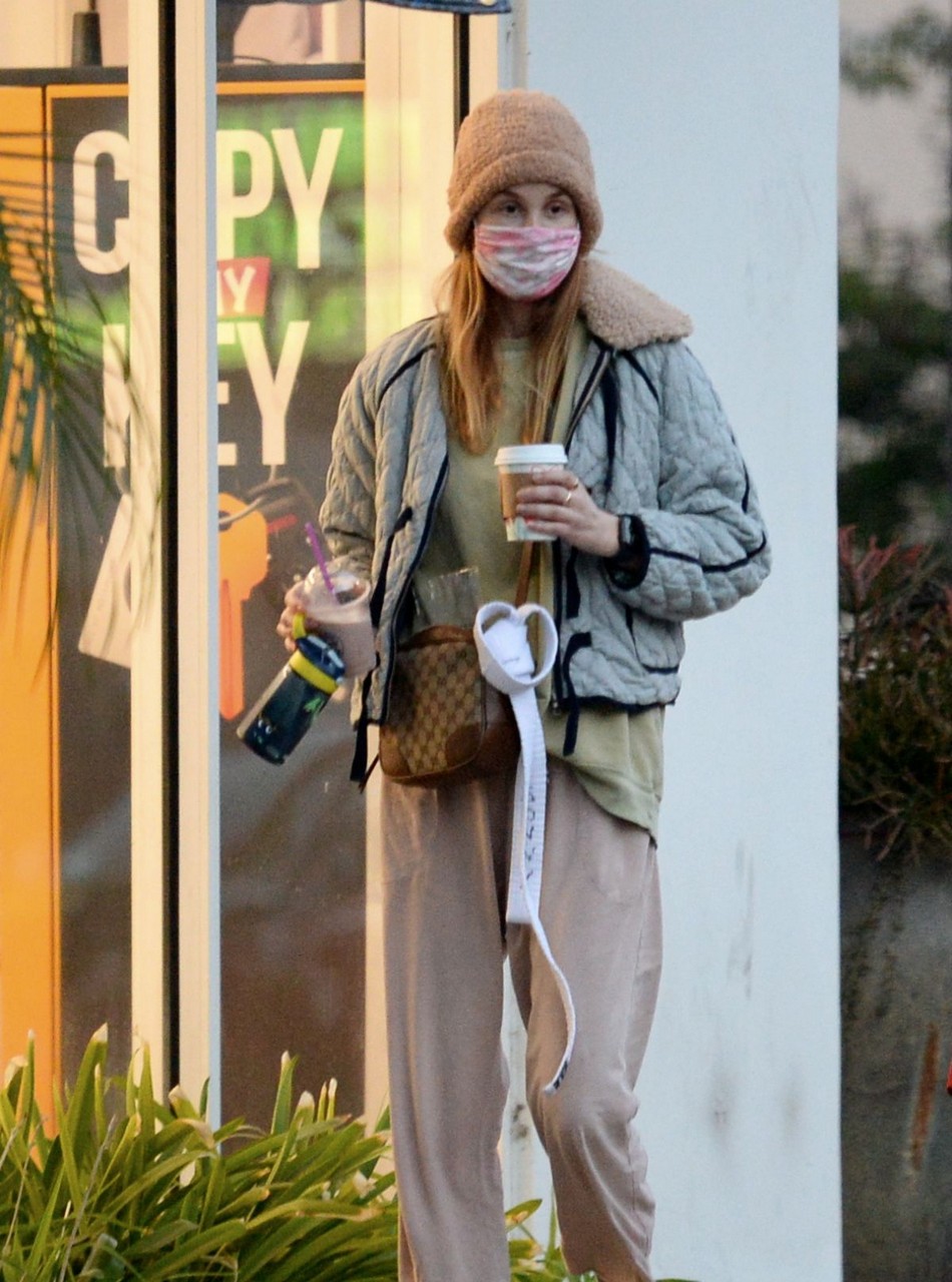 Whitney Port Out For Coffee Los Angeles