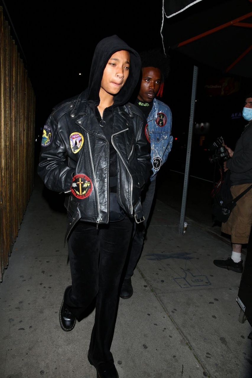 Willow Smith Arrives Nice Guy Los Angeles