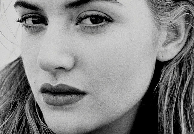 Witty Owl Kate Winslet Photographed By Ken (2 photos)