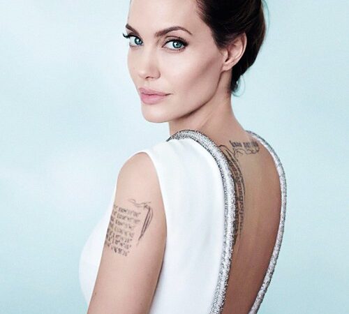 Xanis Angelina Jolie Photograped My Mario (2 photos)