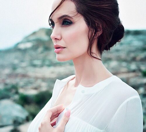 Xanis Angelina Jolie Photographed By Francesco (2 photos)