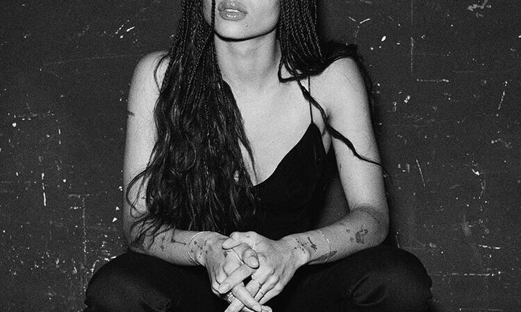 Ysl Beauty Muse Zoe Kravitz (2 photos)