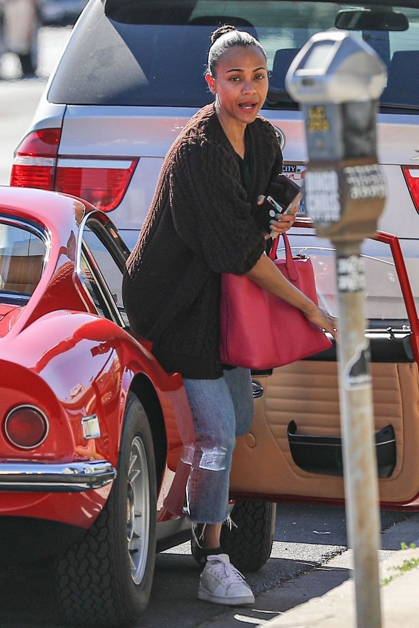 Zoe Saldana Arrives Her Spa Appointments West Hollywood