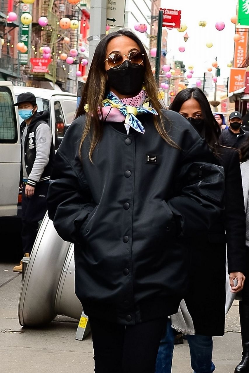 Zoe Saldana Heading To Chinatown Restaurant New York
