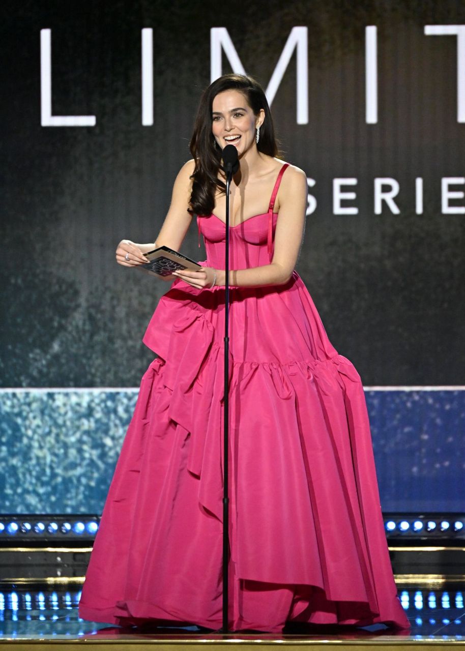 Zoey Deutch 27th Annual Critics Choice Awards Los Angeles