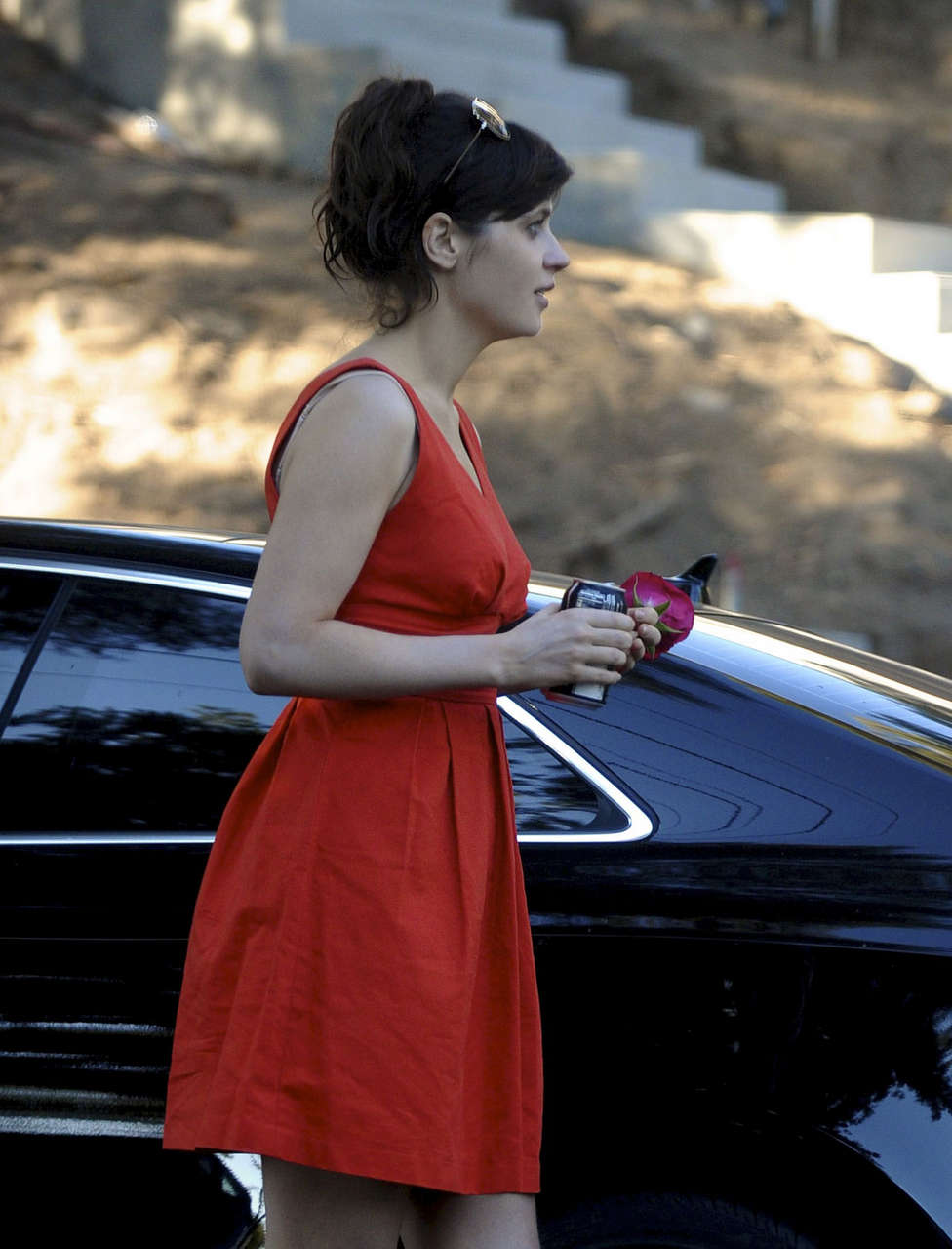 Zooey Deschanel Out About Los Angeles